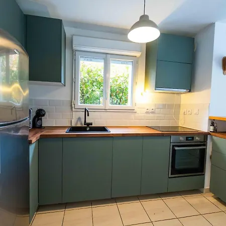 Maison 2 Avec Terrasse, 2 Parkings Et Piscine