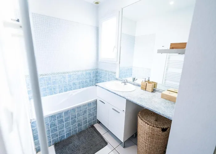 ヴィラ Maison 2 Avec Terrasse, 2 Parkings Et Piscine ニーム